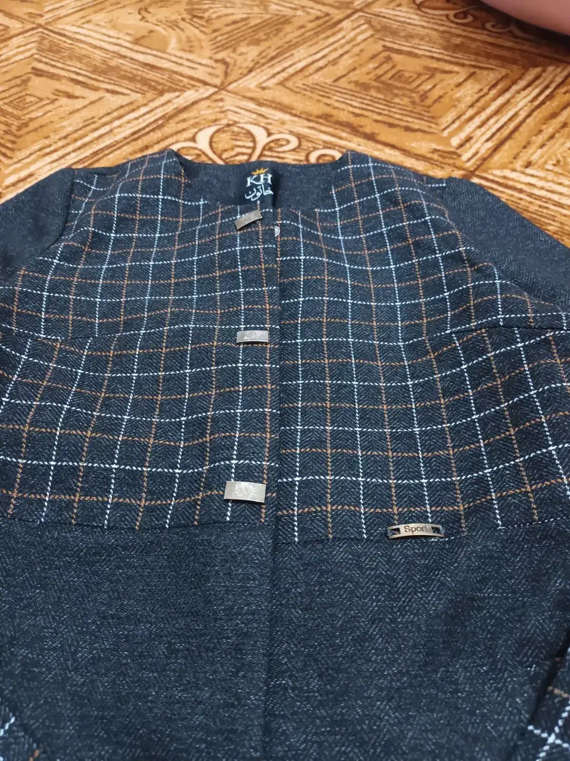 پالتو|لباس|تربت جام, میرقوام الدین|دیوار