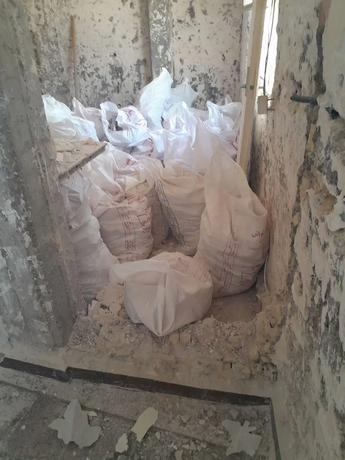 تخریب و آجر چینی|خدمات پیشه و مهارت|اهواز, منبع اب|دیوار