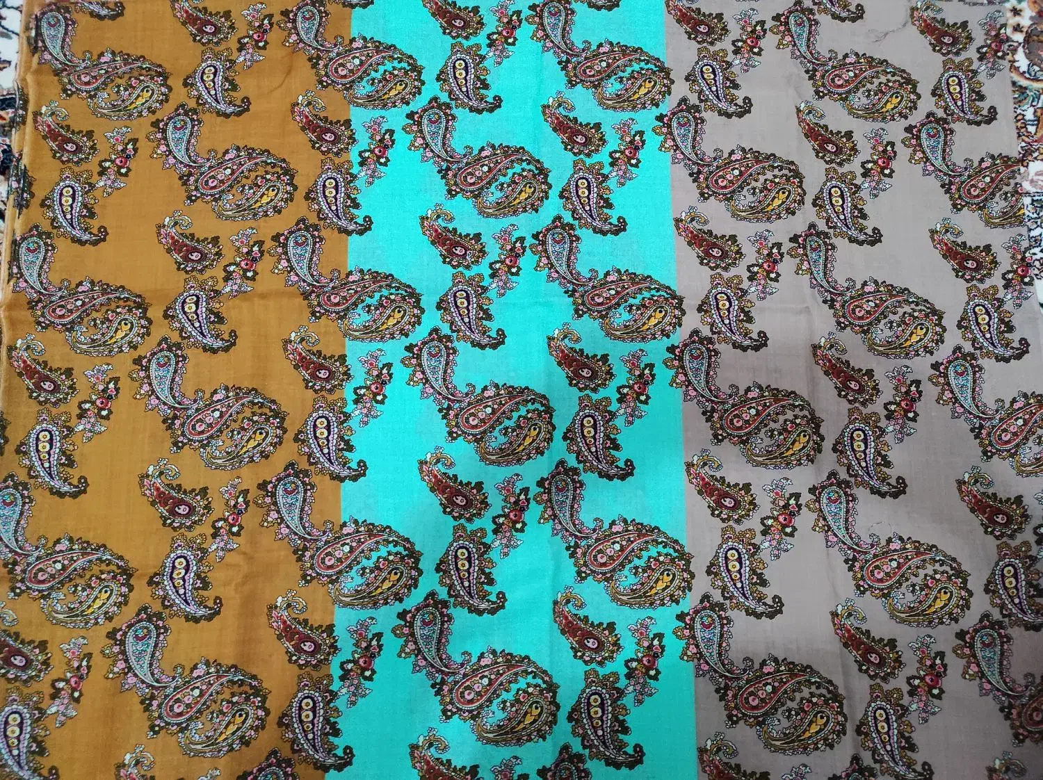 پشتند اصل در حد نو 3متر|لباس|بوکان, |دیوار