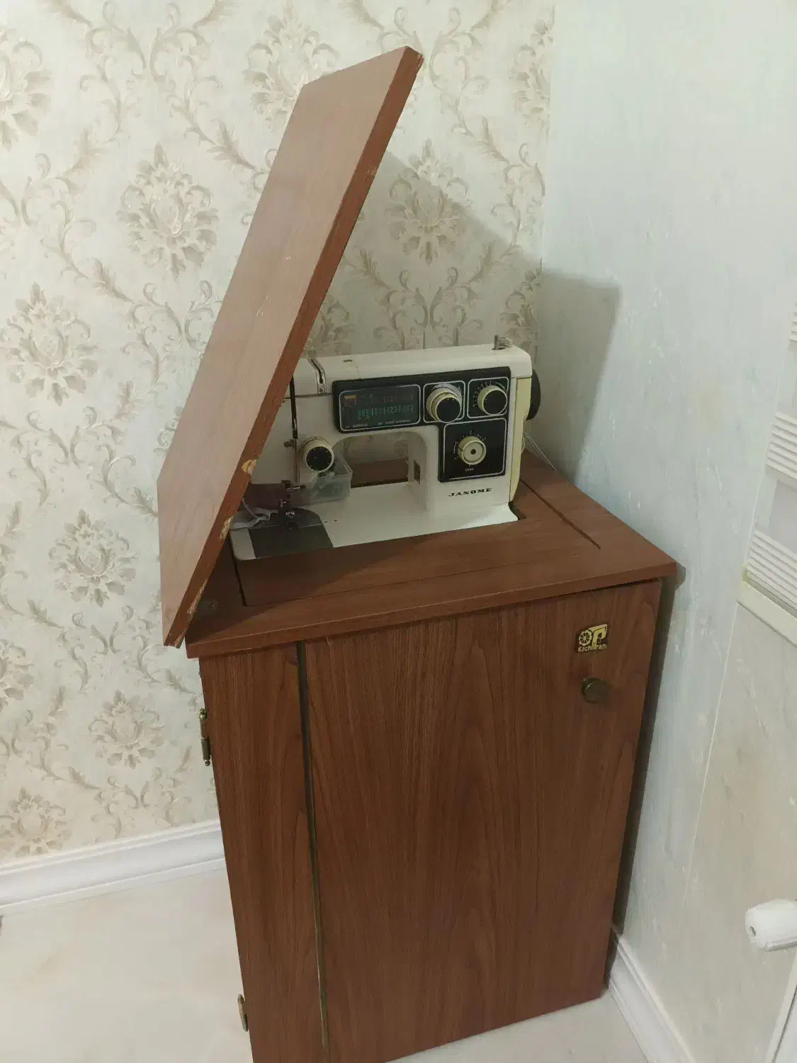 میزچرخ خیاطی کارکرده|چرخ خیاطی و ریسندگی|قم, صادقی|دیوار