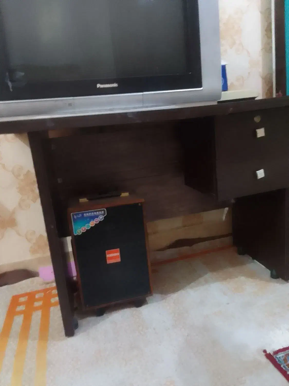 تلویزیون ۲۹اینچ و میز تحریر|میز تحریر و کامپیوتر|شادگان, |دیوار