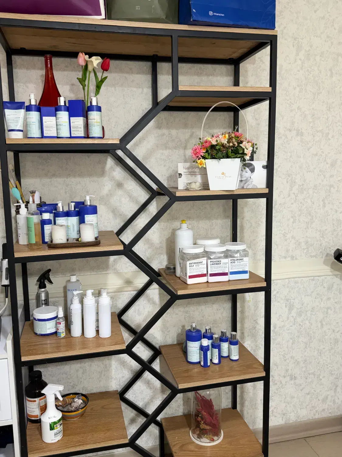 میز نهار خوری و شلف در حد نو|میز و صندلی غذاخوری|میناب, |دیوار