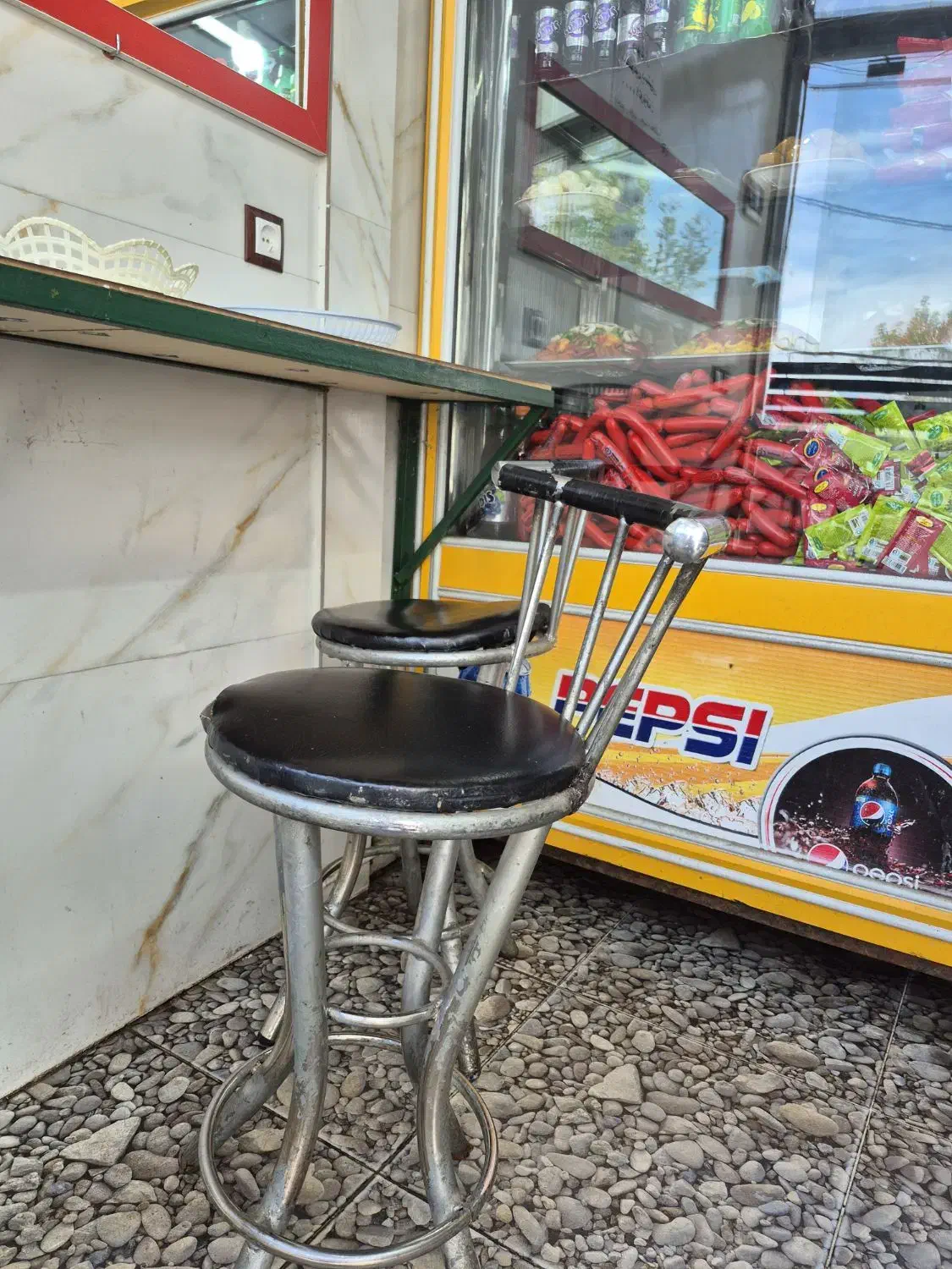 تک صندلی اوپن|صندلی و نیمکت|مشگین شهر, |دیوار