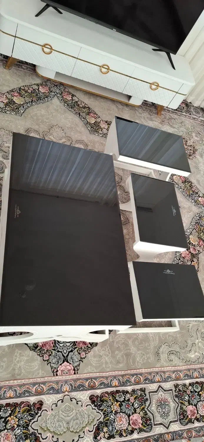 جلو مبلی ۴تیکه شیک درحد نو|مبلمان خانگی و میز عسلی|ایلام, |دیوار