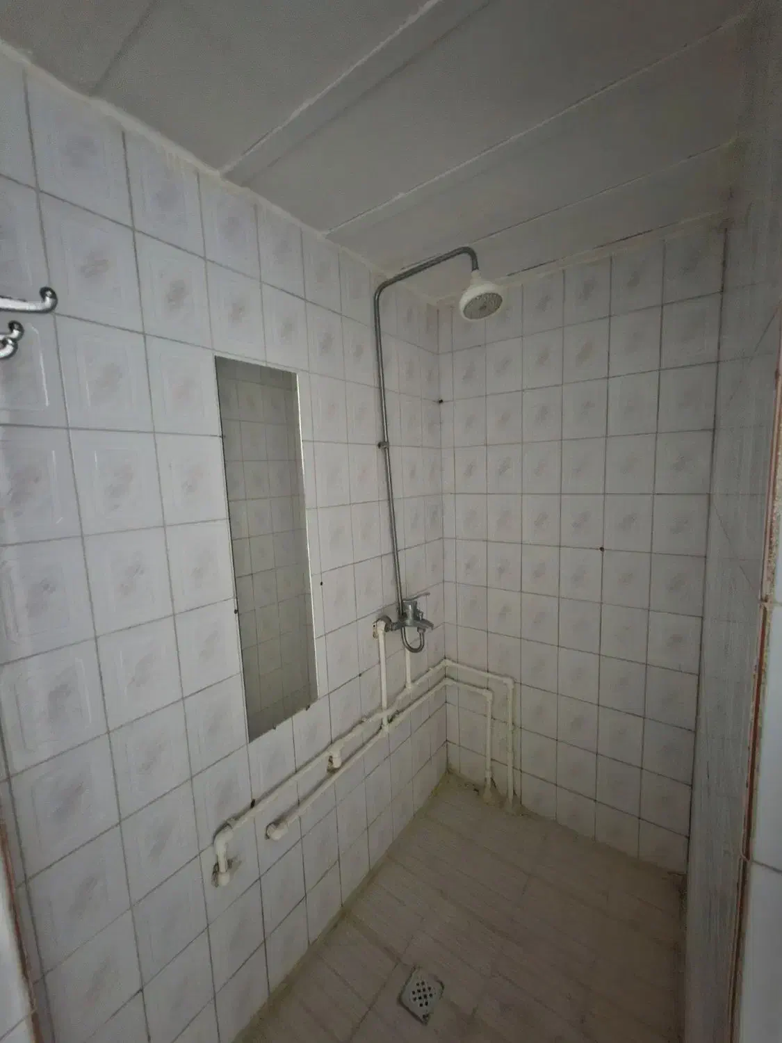 آپارتمان 60 متر نقاشی شده تمیز/تک واحد/گرگان/شایقی