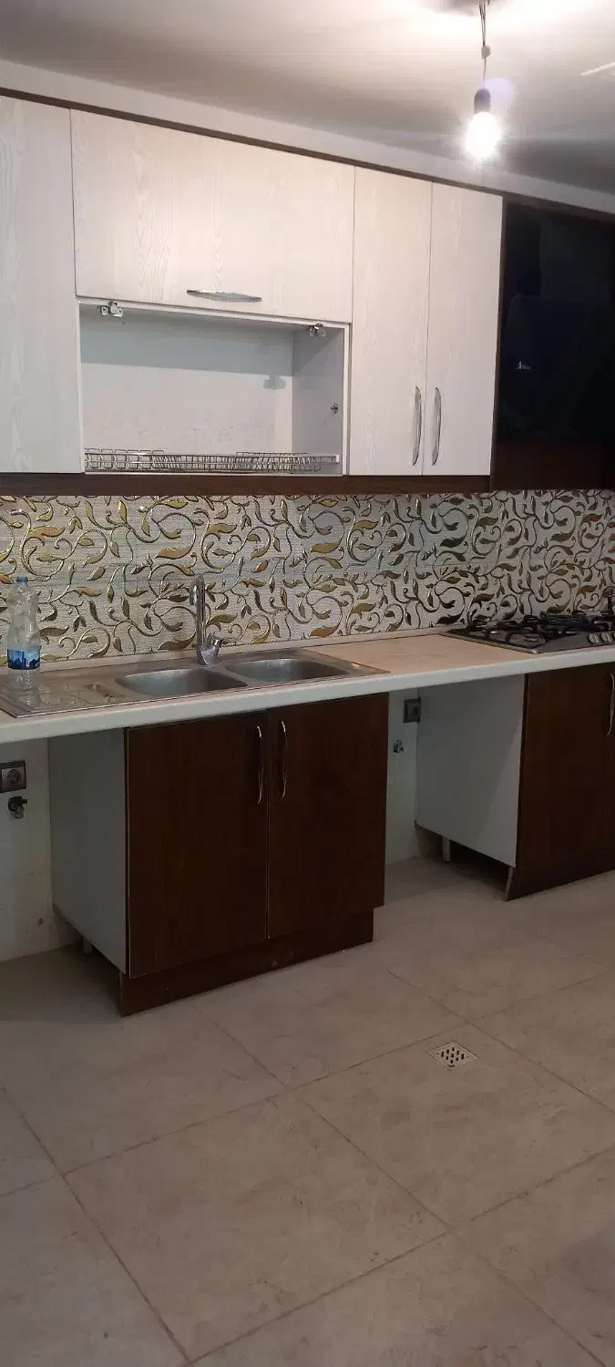 120متر سه خواب فول امکانات (( خوش نقشه ))