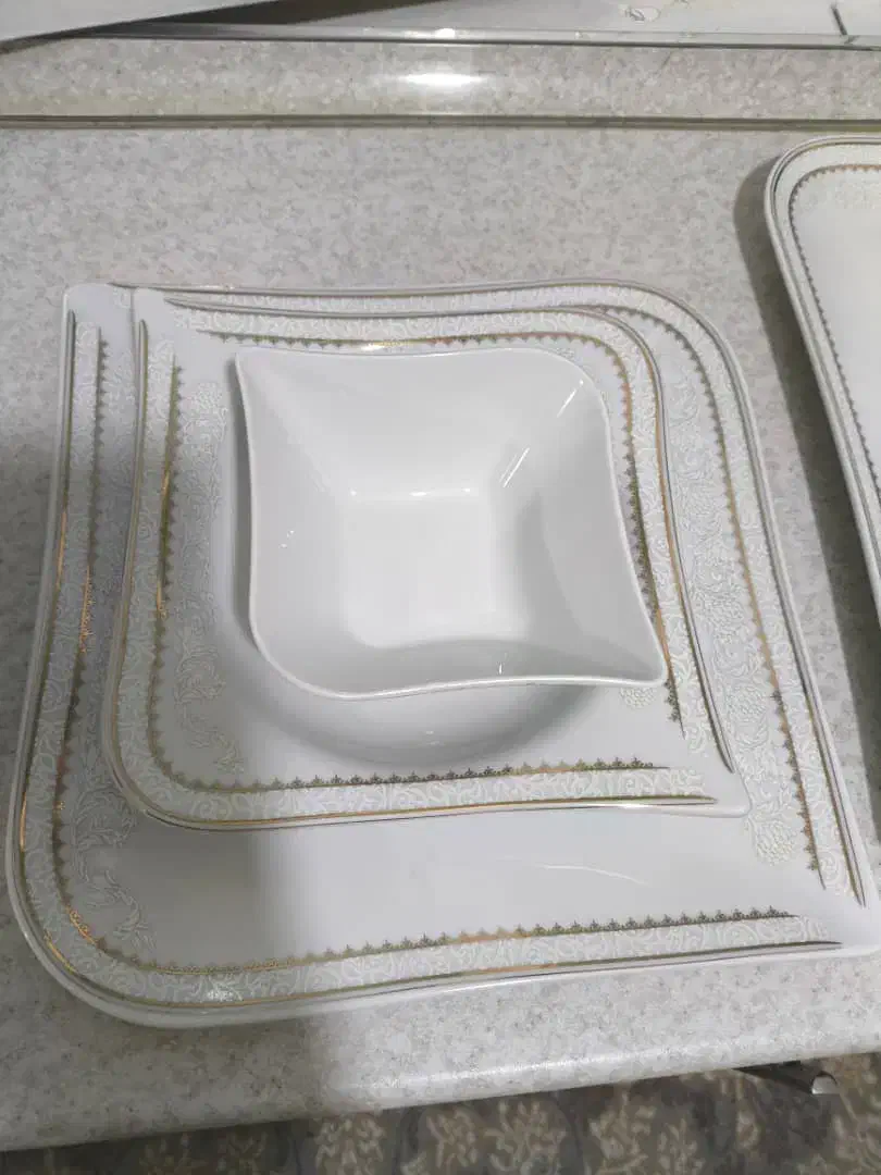 سرویس چینی توس 24نفره|ظروف سرو و پذیرایی|تهران, شهرک طالقانی|دیوار