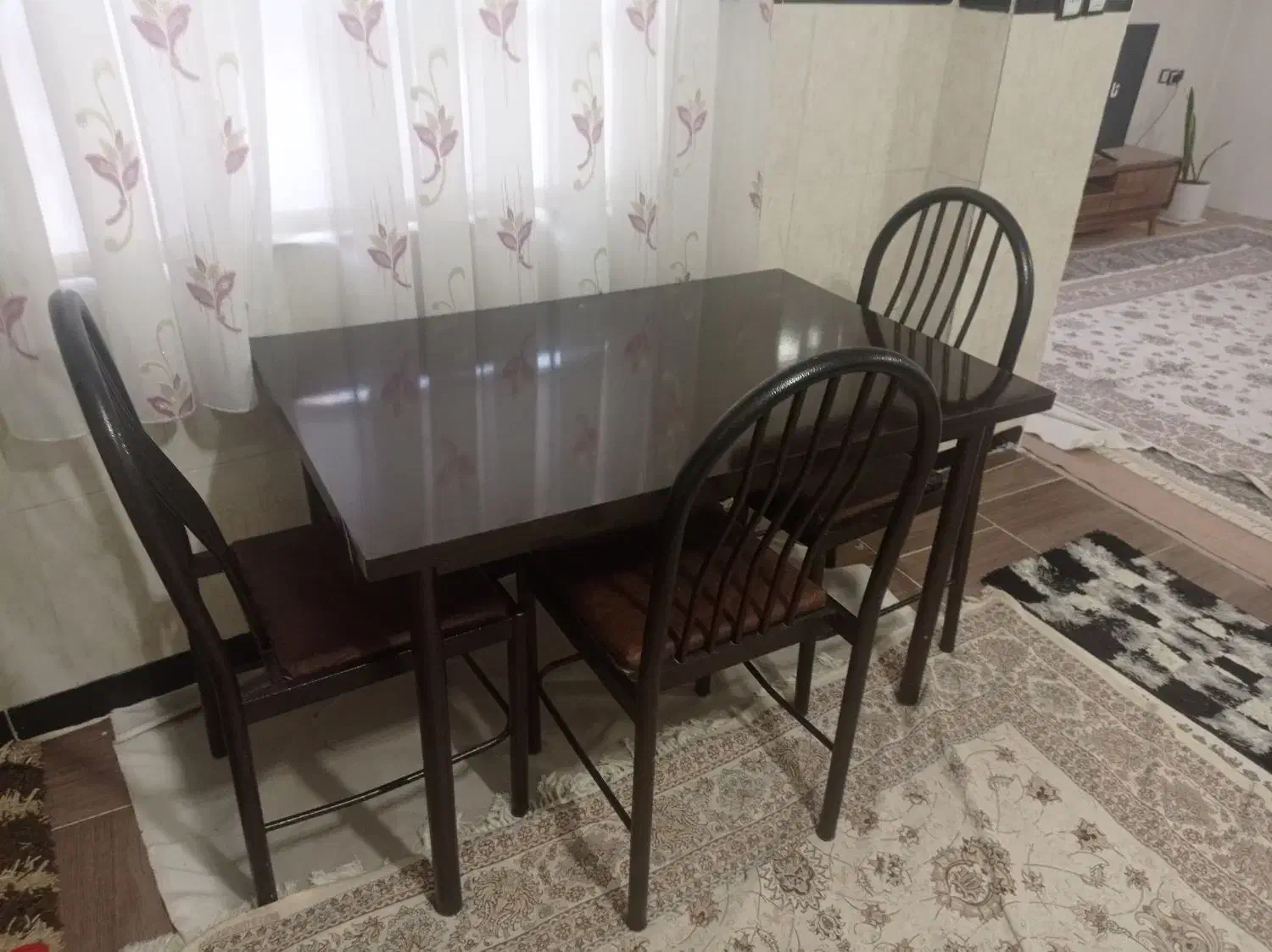 میز نهار خوری فلزی چوبی در حد نو|میز و صندلی غذاخوری|بوکان, |دیوار