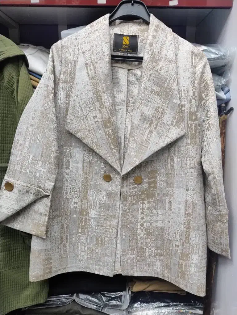 فروشنده خانم در مانتو فروشی|استخدام بازاریابی و فروش|تنکابن, |دیوار