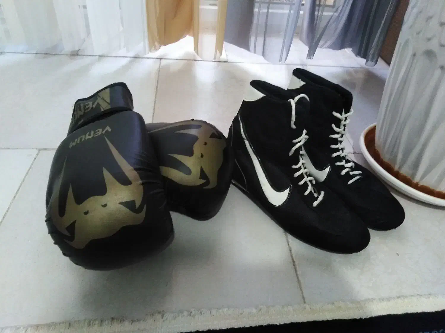 دستکش وکتانی بوکس|لباس|اشتهارد, |دیوار