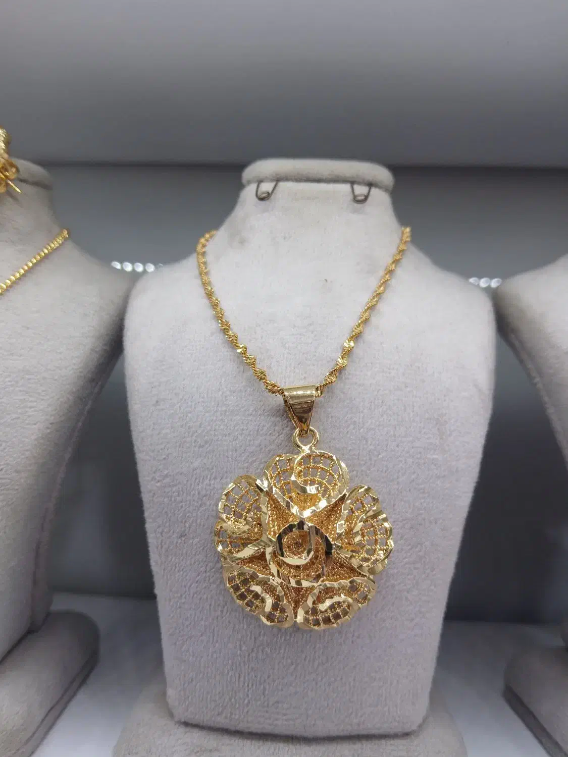 زنجیر پلاک گل|بدلیجات|ماهدشت, |دیوار