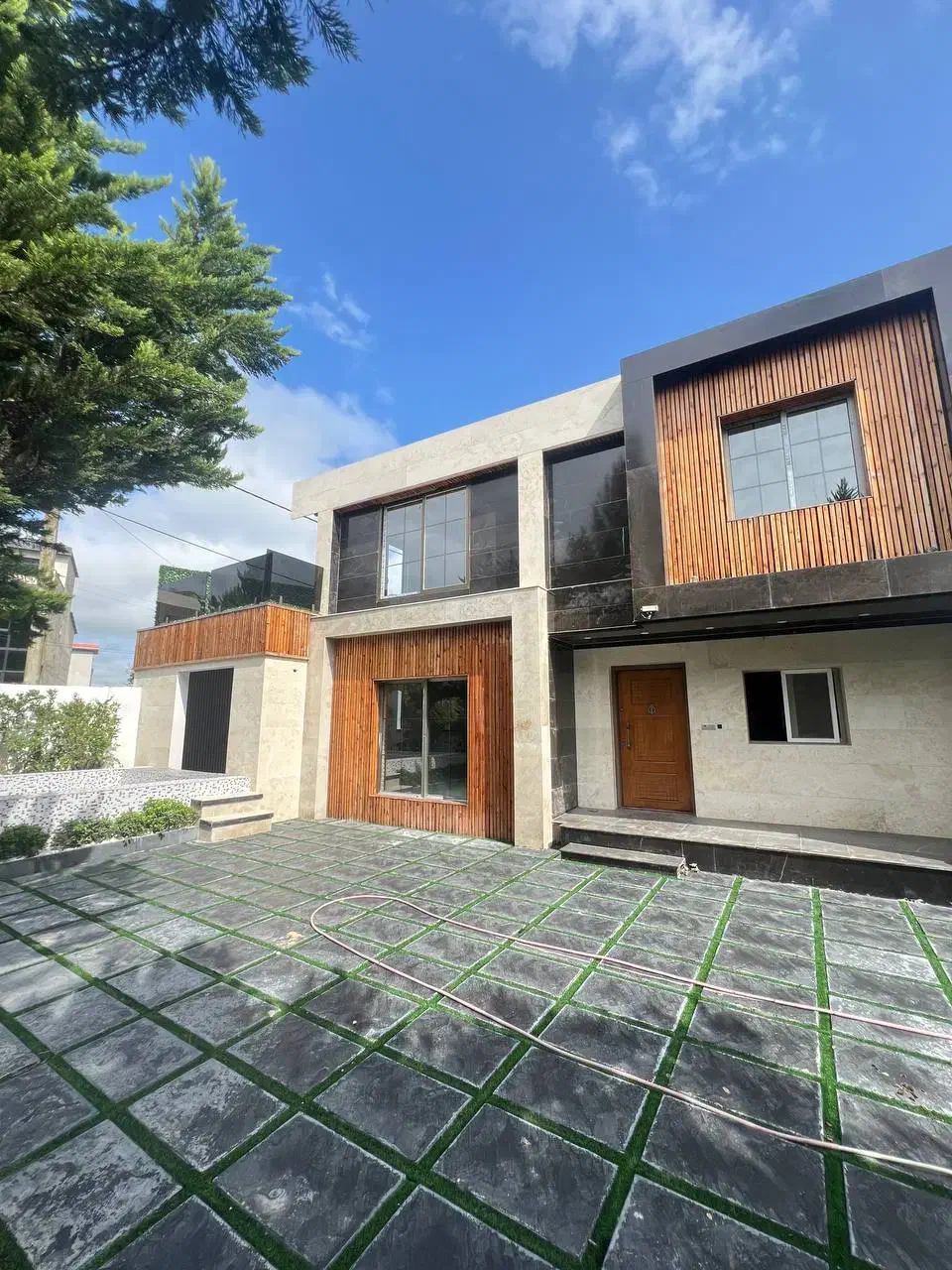 ویلا 250متری با روف/استخر دار/سندو مدارک کامل|فروش خانه و ویلا|تهران, نارمک جنوبی|دیوار