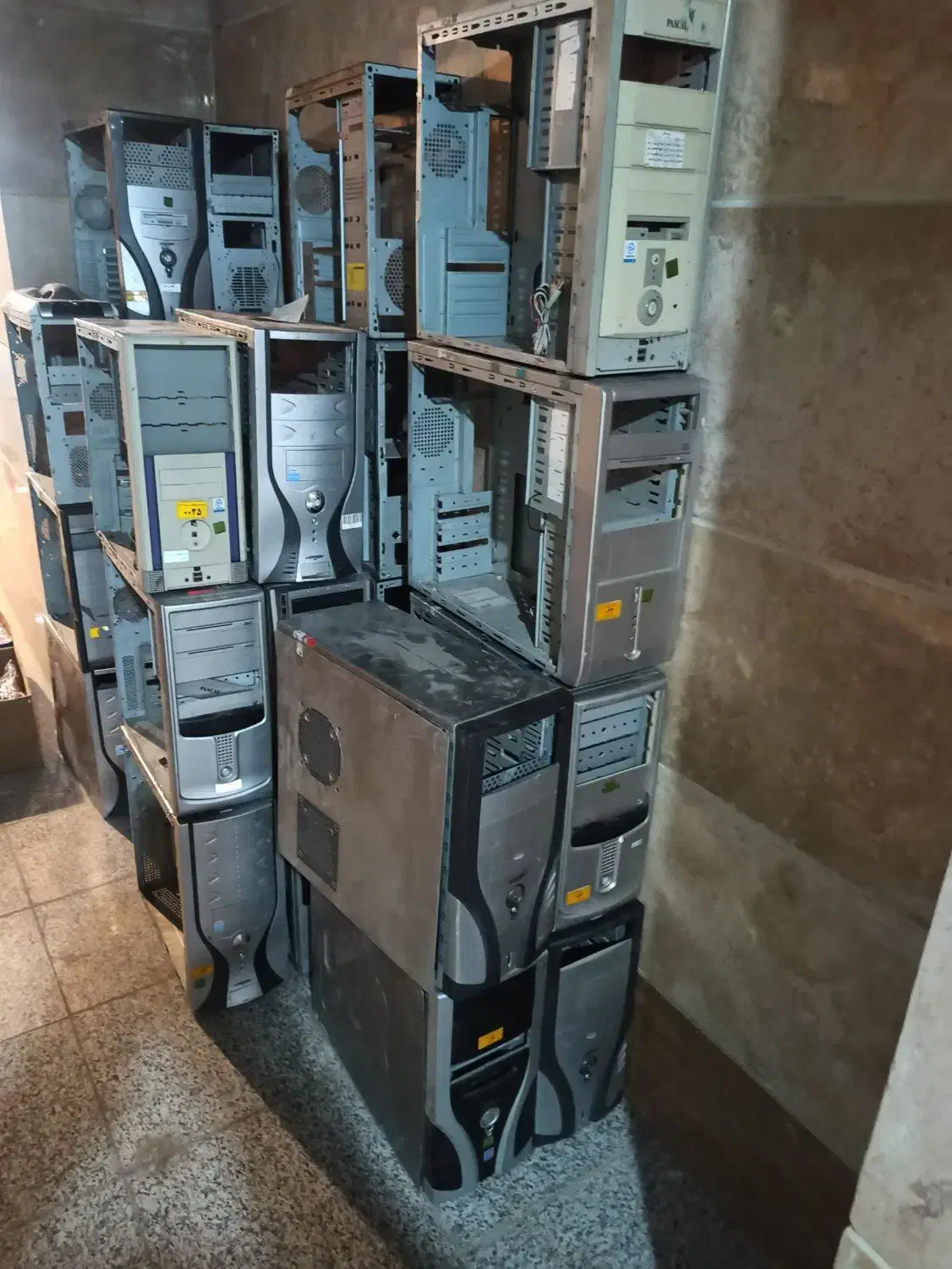 ۲۸عدد کیس خالی کامپیوتر|قطعات و لوازم جانبی رایانه|تهران, استخر|دیوار