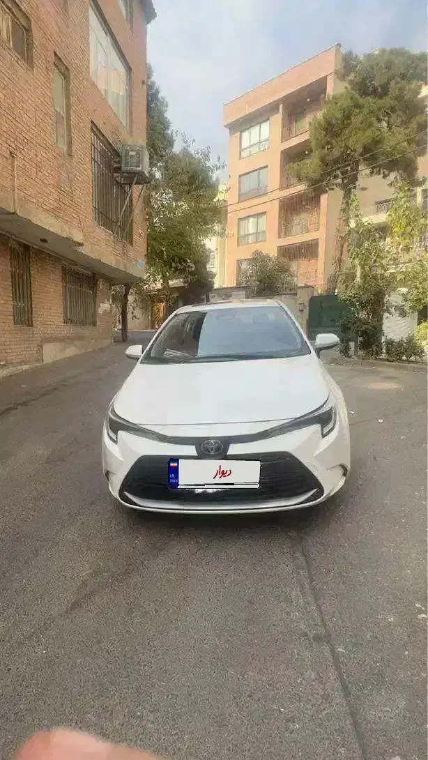 تویوتا لوین ۱۸۰۰ هیبرید-با آپشنهای فابریک نصب شده|خودرو سواری و وانت|تهران, تجریش|دیوار