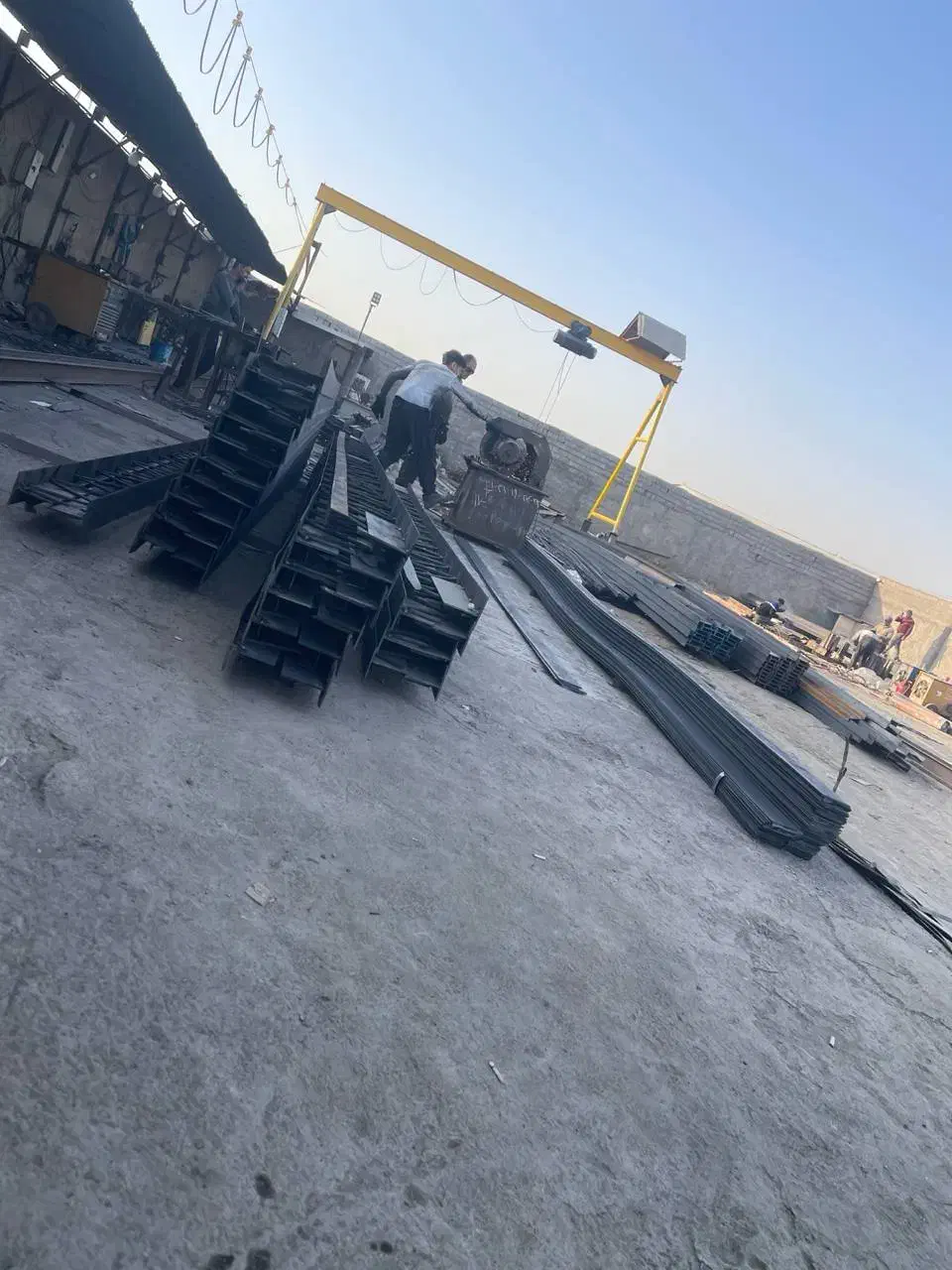 تولید انواع تیرچه بتنی وفلزی بانازلترین قیمت|مصالح و تجهیزات ساختمان|مشهد, فریزی|دیوار