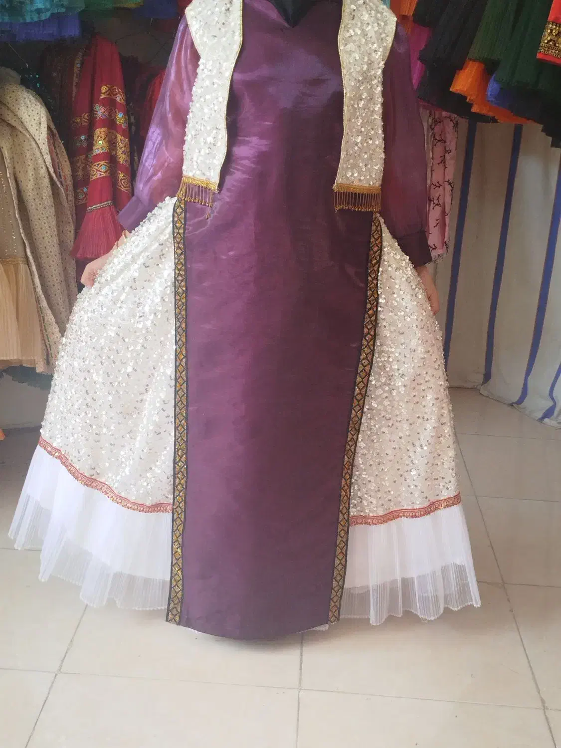 مقداری لباس قشقایی بفروش میرسدبه قیمت خیلی مناسب|لباس|داراب, |دیوار