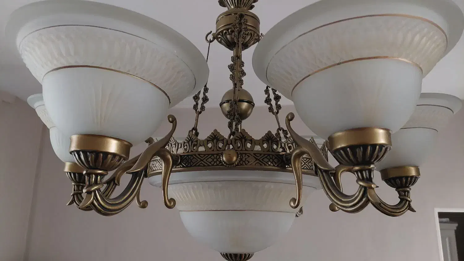 لوستر|لوستر و چراغ آویز|ری, اقدسیه|دیوار