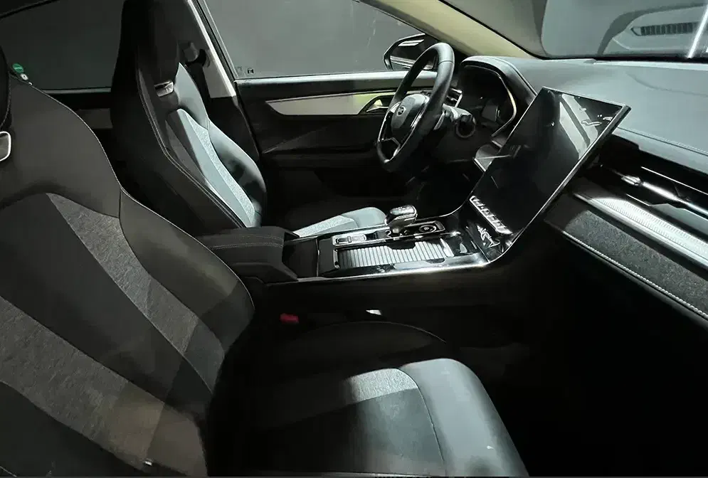 J7 KMC مشکی|خودرو سواری و وانت|اصفهان, پارک ایثارگران|دیوار