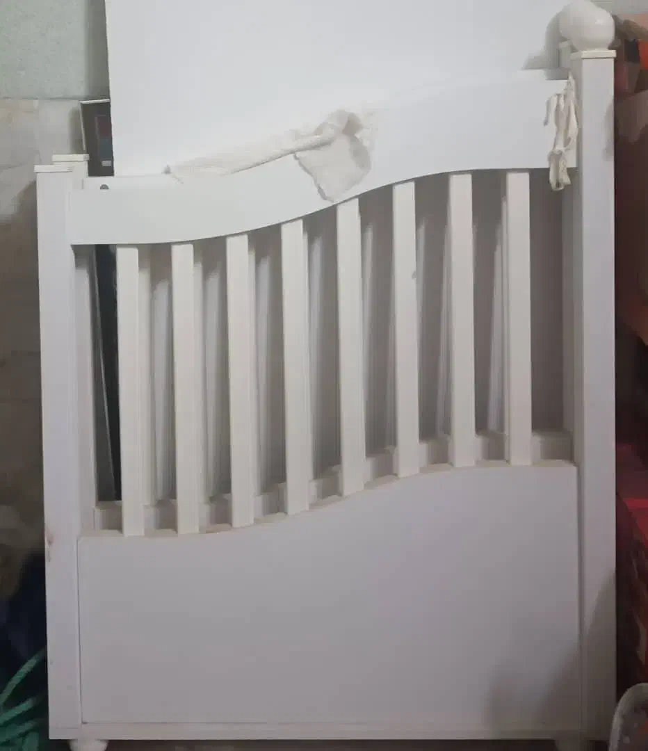 تخت نوزاد|تخت و صندلی بچه|بوشهر, |دیوار