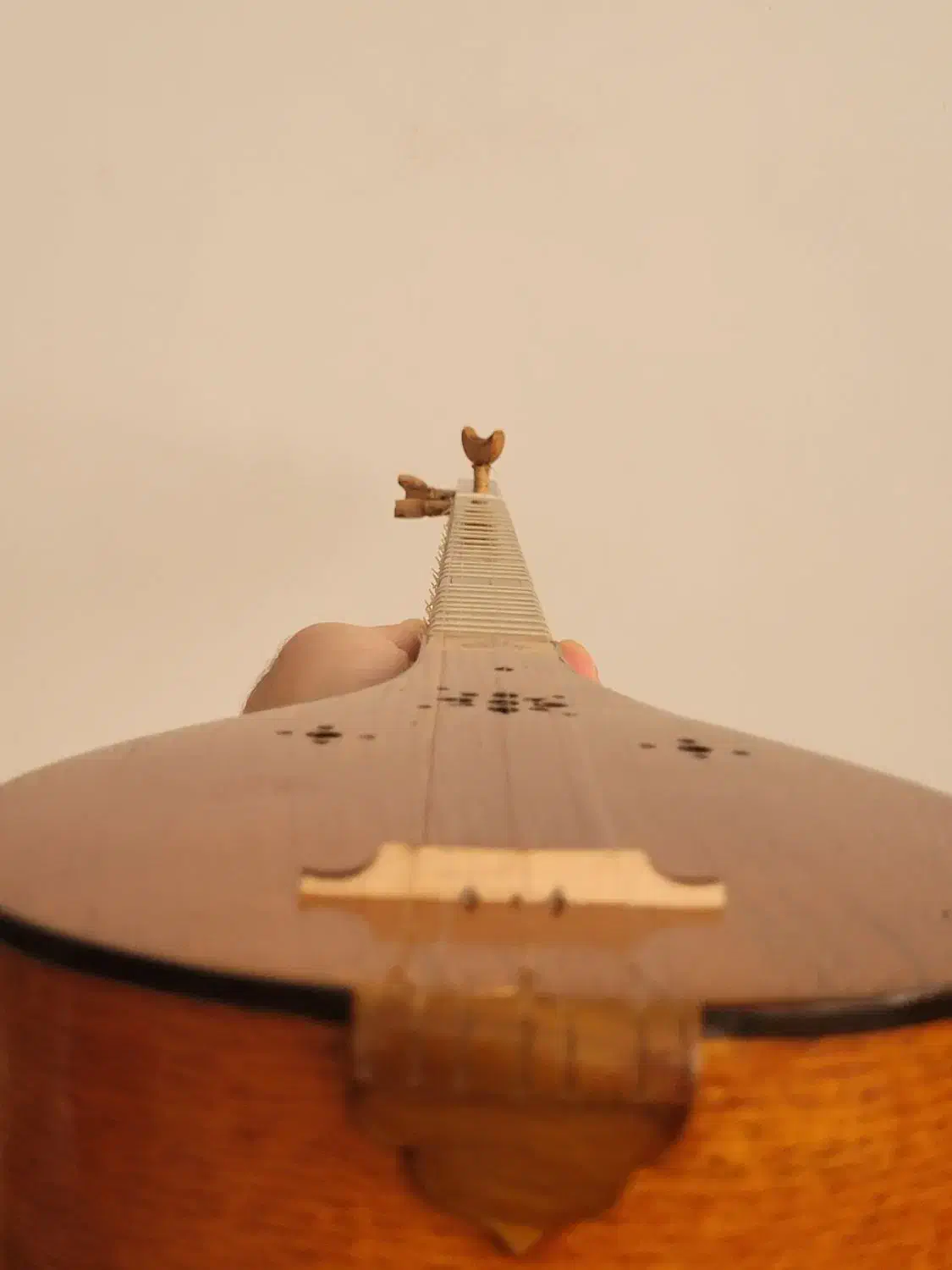 سه تار|سازهای سنتی|ایلام, |دیوار