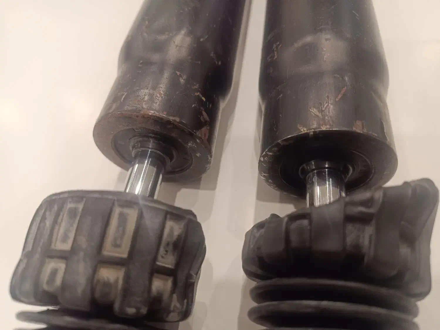 کمک فنر پوسته کوتاه پژو و کله چراغ پارس|قطعات یدکی و لوازم جانبی|مشهد, شاهد (شهرک غرب)|دیوار