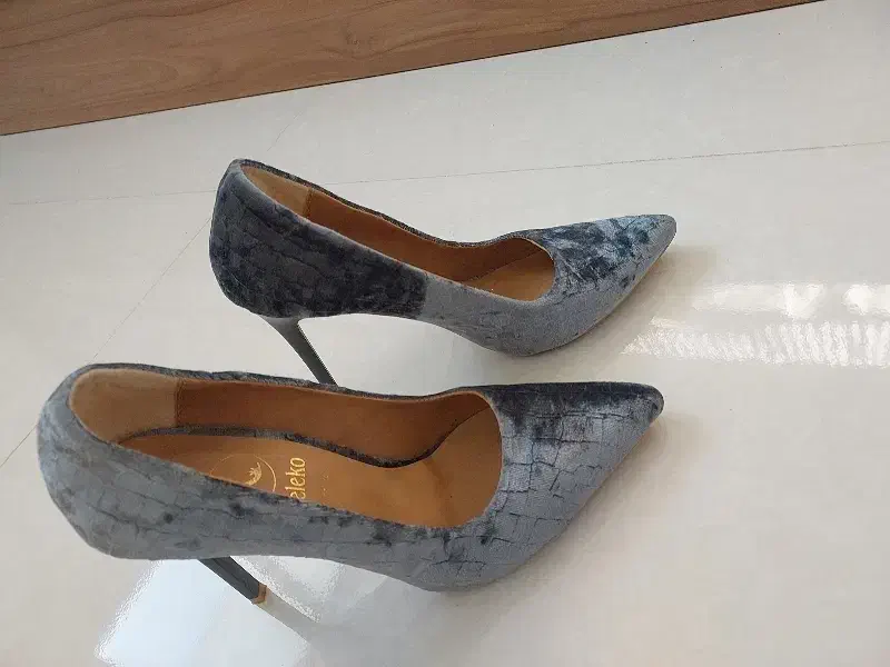 ست کیف و کفش مجلسی              5.7900|کیف، کفش، کمربند|کاشمر, |دیوار