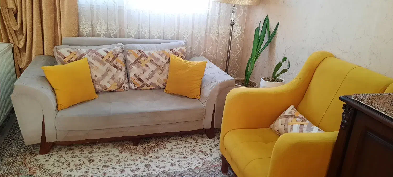 مبل و میز غذا خوری و نیم ست راحتی|مبلمان خانگی و میز عسلی|کرج, گلشهر|دیوار