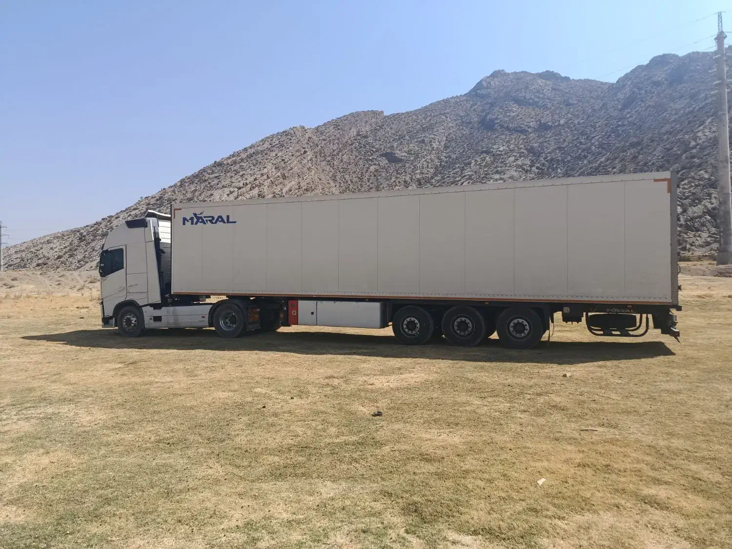 راننده ام پایه یک مدارک تکمیل|خدمات حمل و نقل|صدرا-فارس, فاز ۱|دیوار