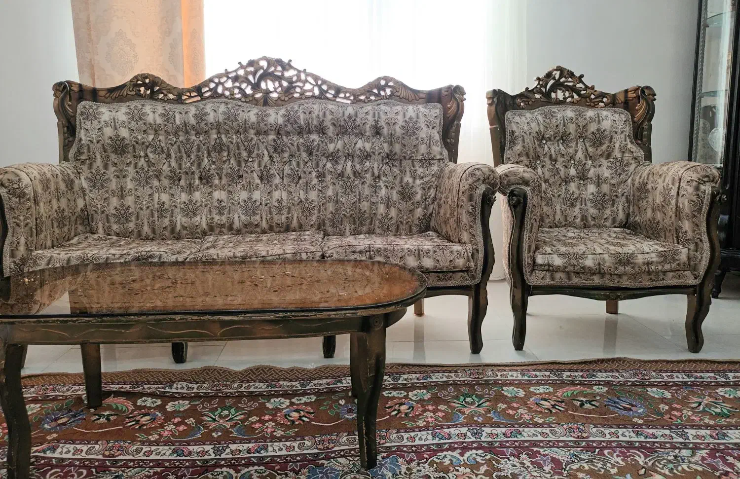 مبل سلطنتی|مبلمان خانگی و میز عسلی|رشت, باهنر|دیوار