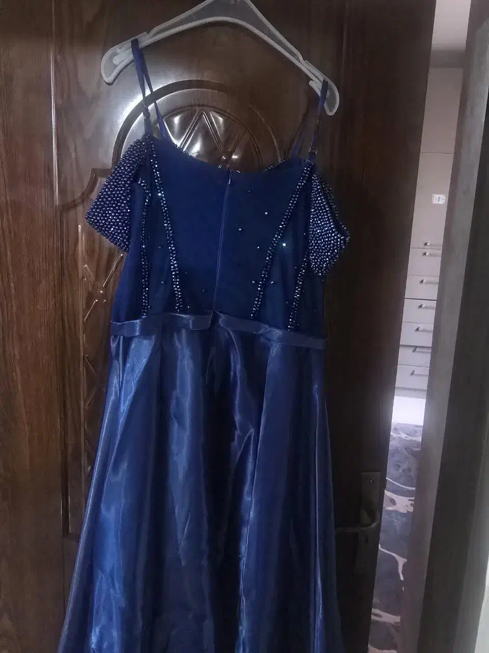 لباس مجلسی|لباس|قم, ناصردیوان|دیوار