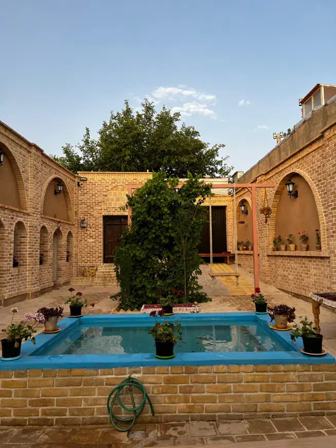 اقامتگاه بومگردی|اجارهٔ کوتاهمدت آپارتمان و سوئیت|دلیجان, |دیوار