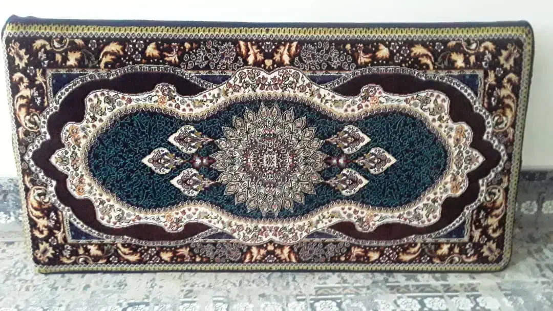 یک جفت پشتی در حد نو|پشتی|کاشان, درب یلان|دیوار