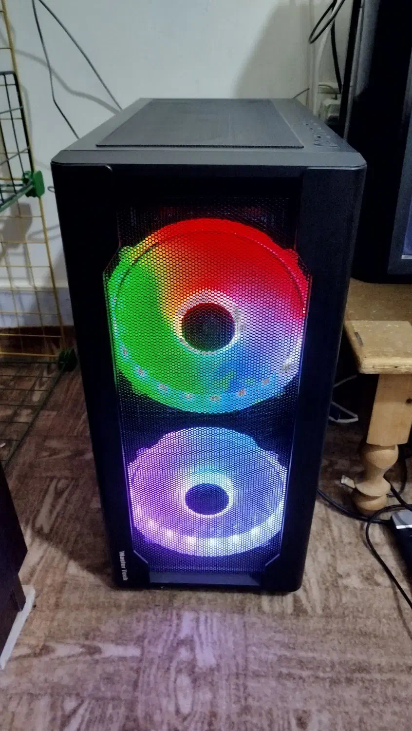 کیس گیمینگ|رایانه رومیزی|کاشان, درب اصفهان|دیوار