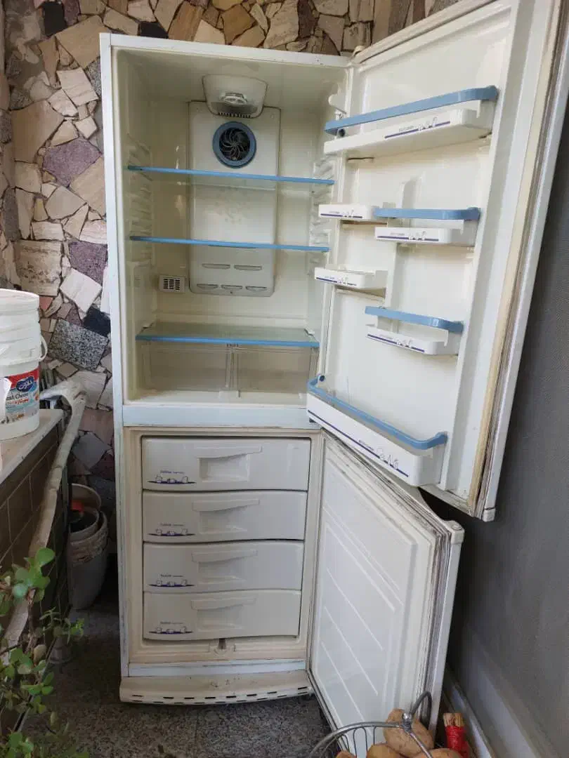 یخچال و فریزر ۲ طبقه توشیوا|یخچال و فریزر|آمل, |دیوار