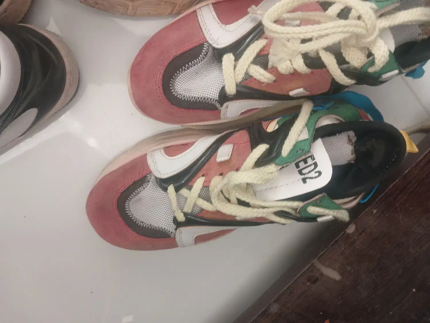 ۵جفت کتونی|کیف، کفش، کمربند|بروجرد, |دیوار