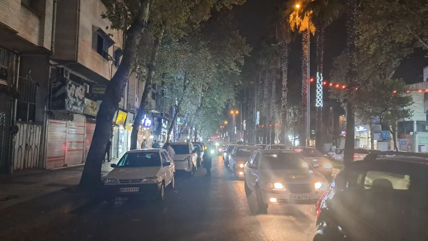 اجاره مغازه ۱۸ متری بر اصلی مطهری|اجارهٔ مغازه و غرفه|رشت, بازار|دیوار