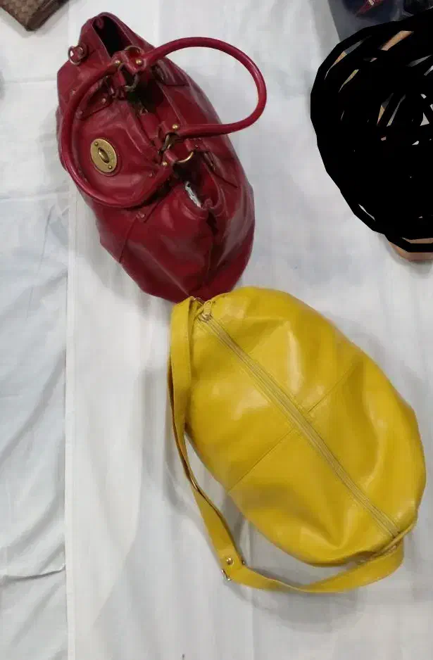 کیف|کیف، کفش، کمربند|قائن, |دیوار