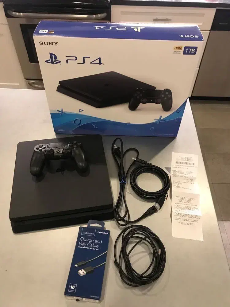 Ps4slim|کنسول، بازی ویدئویی و آنلاین|شاهین‌شهر, خانه کارگر|دیوار