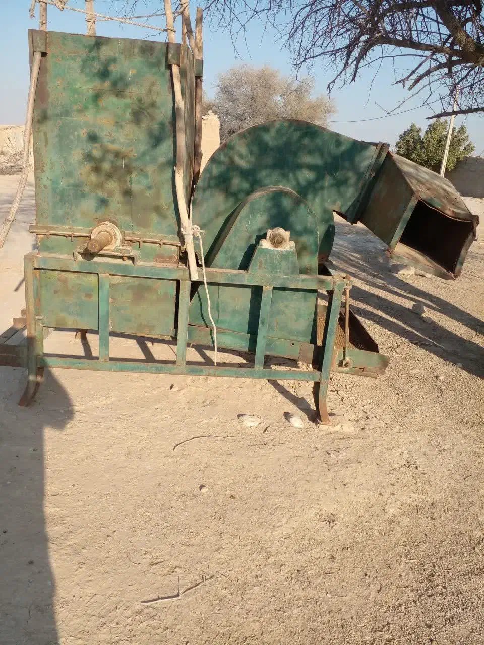 خرمن کوب|ماشین‌آلات صنعتی|خورموج, |دیوار