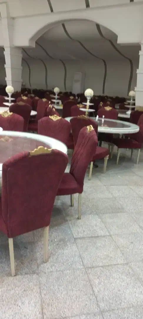 میز و صندلی|کافی‌شاپ و رستوران|همدان, |دیوار