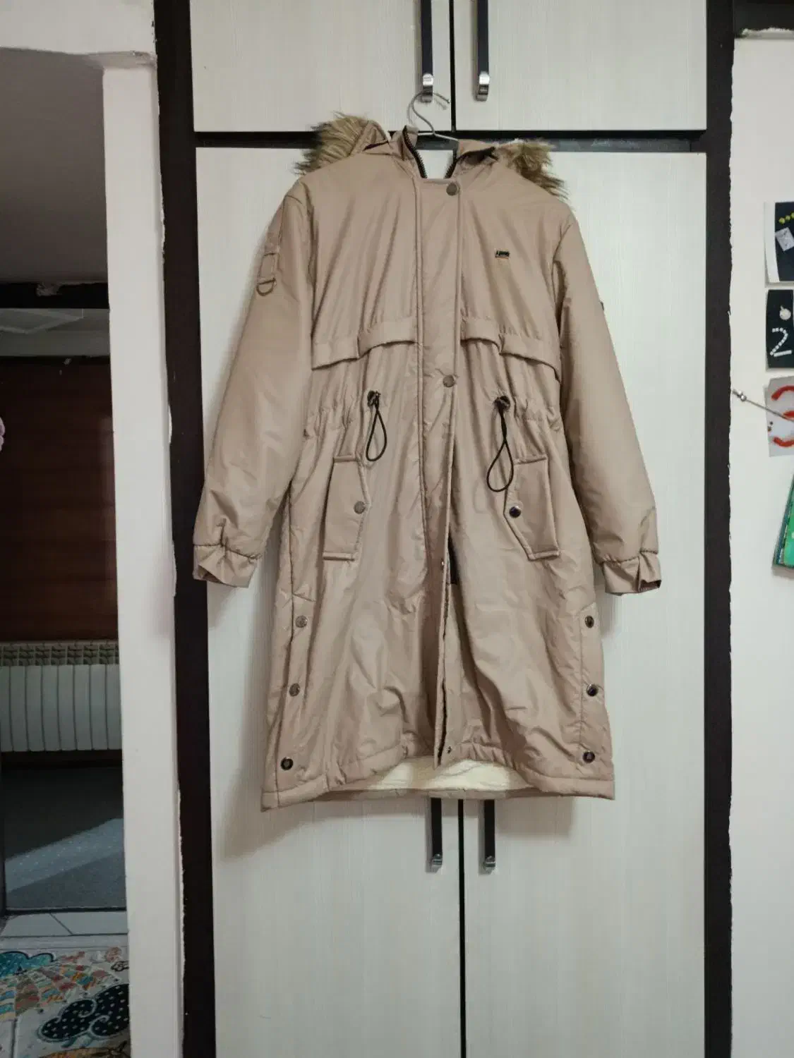 کاپیشان|لباس|مشهد, کارمندان دوم|دیوار