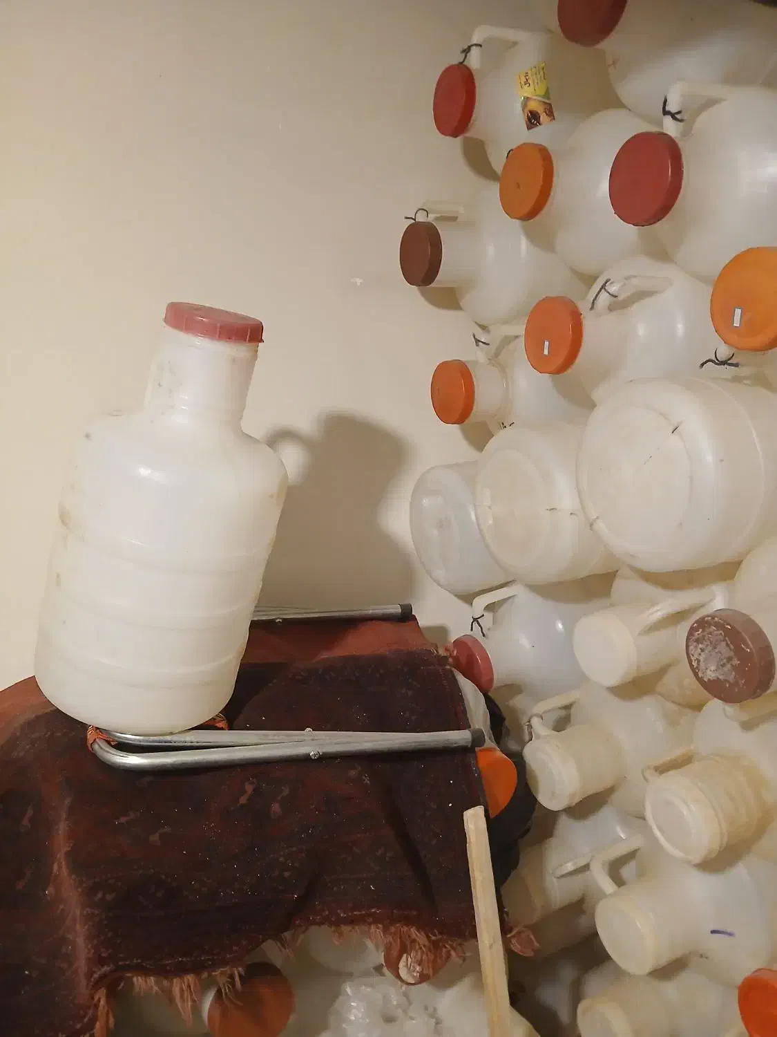 دبه خیار شوری تمیز برای عسل|ظروف نگهدارنده، پلاستیکی، یک‌بارمصرف|مشهد, رضاییه|دیوار