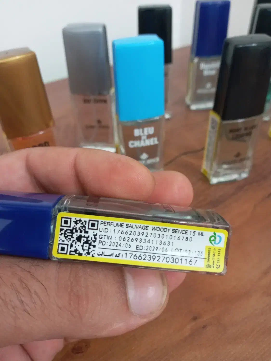 عطر ادکلن مناسب و ماندگار|آرایشی، بهداشتی، درمانی|سبزوار, گلشن|دیوار