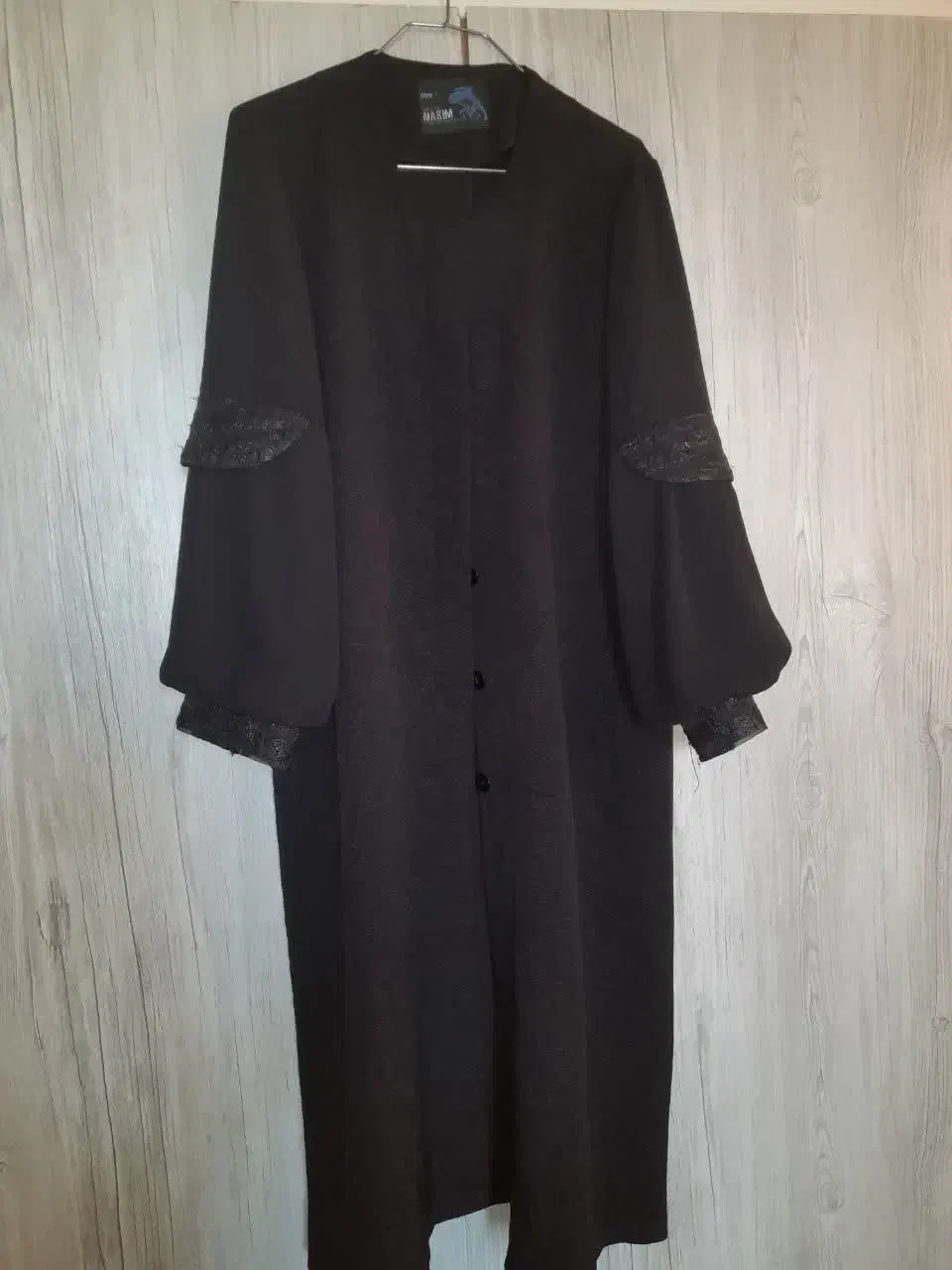 مانتو مجلسی|لباس|رباط‌کریم, رباط‌کریم|دیوار