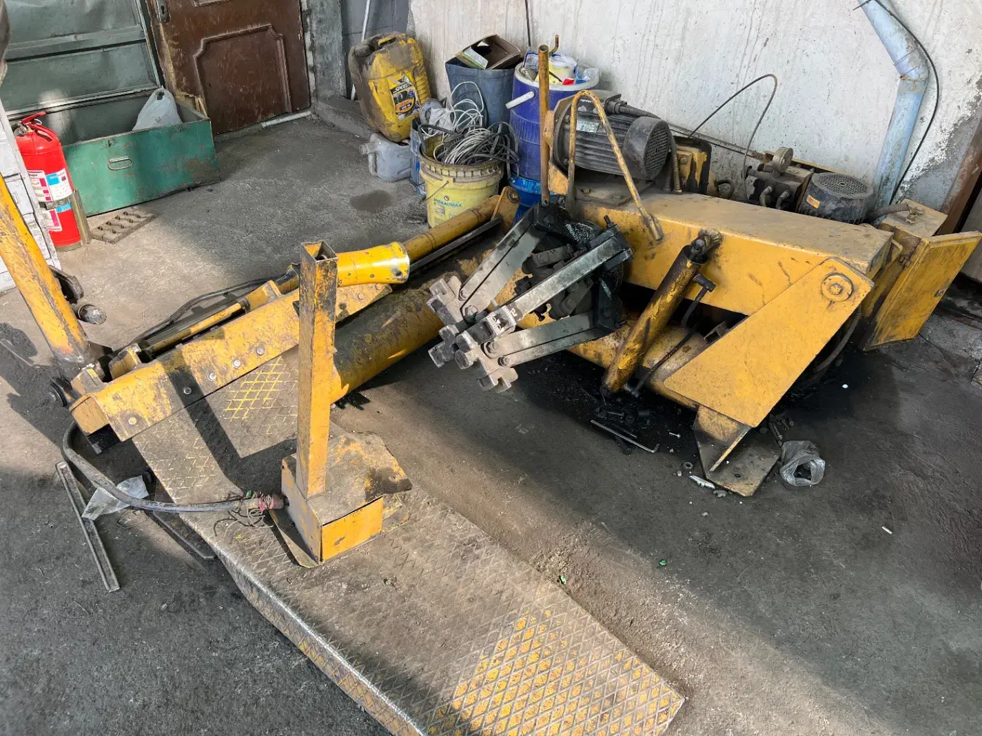 دستگاه لاستیک درار کامیونی|ماشین‌آلات صنعتی|باقرشهر, |دیوار