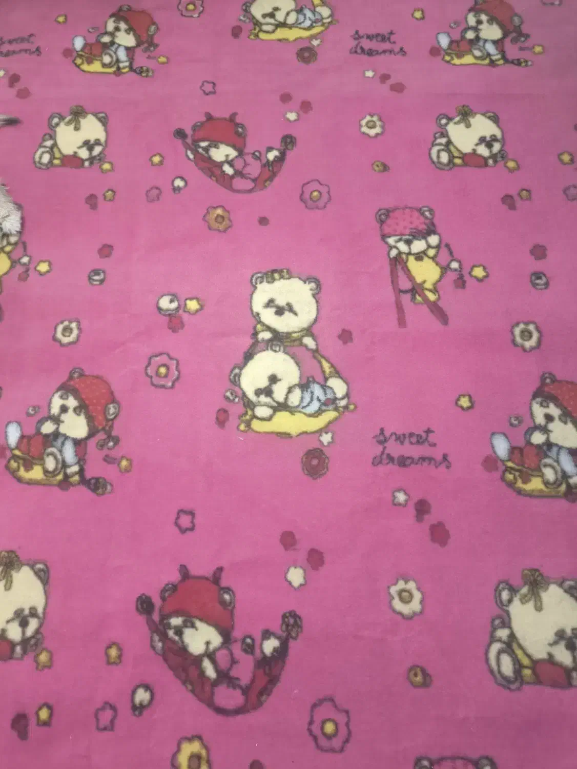 موکت عروسکی|موکت|هشتگرد, هشتگرد قدیم|دیوار