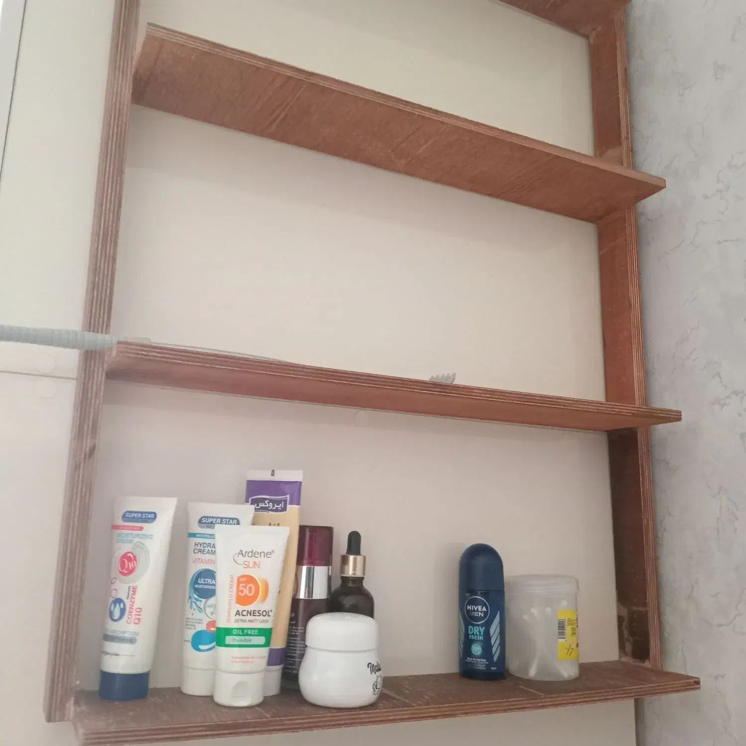 شلف چوبی رو یخچال یا کمد|کتابخانه، شلف، قفسه‌های دیواری|تهران, افسریه شمالی|دیوار