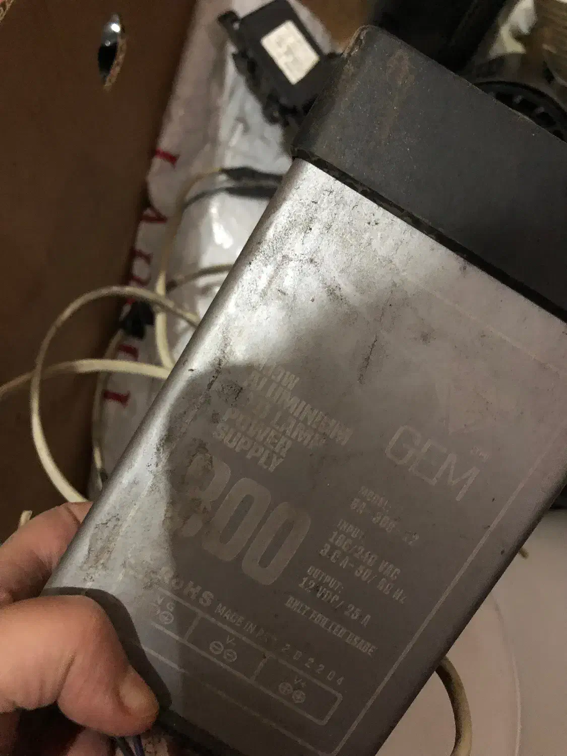 لامپ ترانس تابلو پروژکتور پریز برق لامپ ریلی سقفی|لامپ و چراغ|رشت, جماران|دیوار