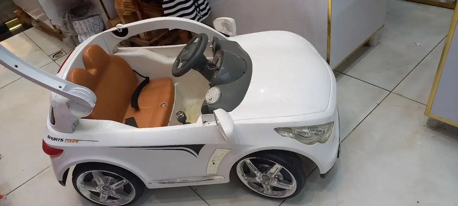 ماشین شارژی سفید آمریکایی|اسباب‌بازی بچه|لاهیجان, امیرشهید|دیوار