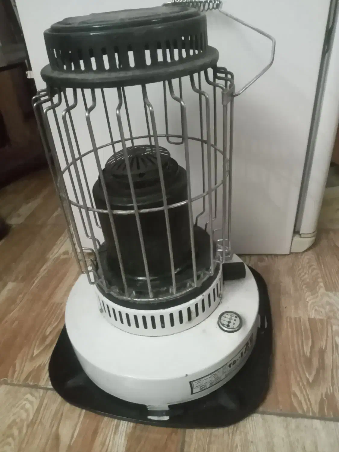 چراغ نفتی بانفت درحد|کلکسیون اشیاء عتیقه|قرچک, زیبا شهر|دیوار